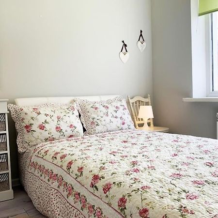 Cozy Apartment In A Historical Town Sillamäe Exteriör bild