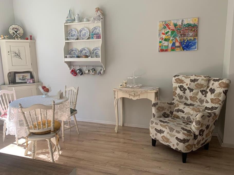 Cozy Apartment In A Historical Town Sillamäe Exteriör bild